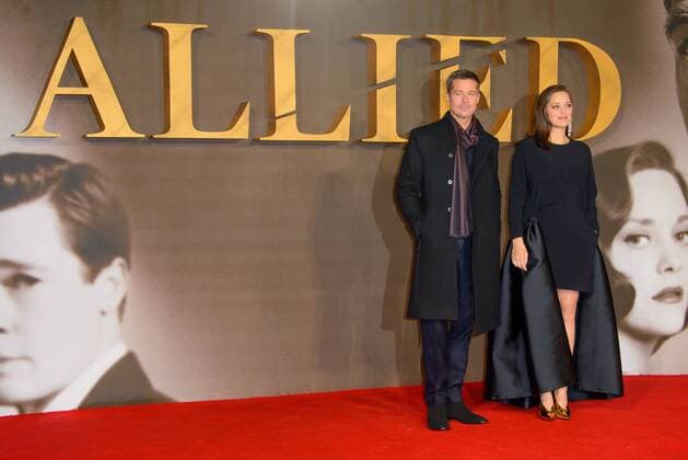 . 21 11 2016. London, United Kingdom. Brad Pitt and Marion Cotillard arrive at the Allied UK Film Premiere. Odeon, Leicester Square.  xChrisxJosephx xi-Imagesx IIM-13858-0066