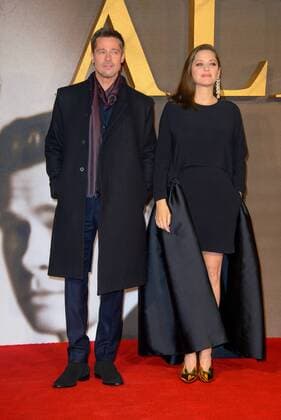 . 21 11 2016. London, United Kingdom. Brad Pitt and Marion Cotillard arrive at the Allied UK Film Premiere. Odeon, Leicester Square.  xChrisxJosephx xi-Imagesx IIM-13858-0070