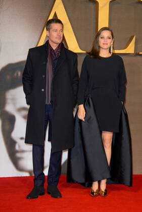 . 21 11 2016. London, United Kingdom. Brad Pitt and Marion Cotillard arrive at the Allied UK Film Premiere. Odeon, Leicester Square.  xChrisxJosephx xi-Imagesx IIM-13858-0081