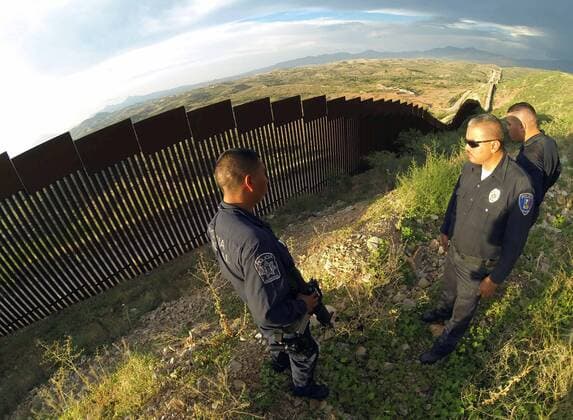 Themen der Woche November 21, 2016 - Mexico - EUM20161121NAC15.JPG.CIUDAD DE MEXICO.- Grenze zwischen Mexiko und den Vereinigten Staaten (USA).  - ZUMAu78_ 20161121_zaf_u78_075
