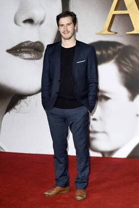 Raphael Desprez bei der Premiere des Kinofilms Allied: Vertraute Fremde im Odeon Leicester Square. London, 21.11.2016 Raphael Desprez  Foto:xS.xVasx xFuturexImage