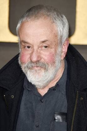 Mike Leigh bei der Premiere des Kinofilms Allied: Vertraute Fremde im Odeon Leicester Square. London, 21.11.2016 Mike Leigh  Foto:xS.xVasx xFuturexImage