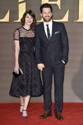 Lizzy Caplan und Tom Riley bei der Premiere des Kinofilms Allied: Vertraute Fremde im Odeon Leicester Square. London, 21.11.2016 Lizzy Caplan, Tom Riley  Foto:xS.xVasx xFuturexImage