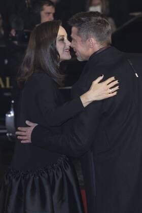 Allied Premiere, London, UK London, UK. 21 November 2016. Marion Cotillard and Brad Pitt attend the UK premiere of Allied, the World War II romantic thriller film, directed by Robert Zemeckis starring Brad Pitt and Marion Cotillard.