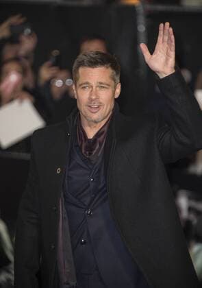 Allied UK film premiere London, UK. Brad Pitt at the Allied UK film premiere, Odeon Leicester Square cinema, Leicester Square, London, England, UK, on Monday 21 November 2016. LMK368-61302-221116 