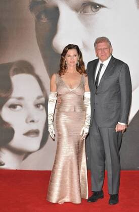 Allied UK film premiere London, UK. Leslie Harter Zemeckis and Robert Zemeckis at the Allied UK film premiere, Odeon Leicester Square cinema, Leicester Square, London, England, UK, on Monday 21 November 2016. LMK315-61301-221116 