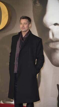 Allied UK film premiere London, UK. Brad Pitt at the Allied UK film premiere, Odeon Leicester Square cinema, Leicester Square, London, England, UK, on Monday 21 November 2016. LMK368-61302-221116 