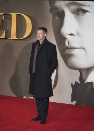 Allied UK film premiere London, UK. Brad Pitt at the Allied UK film premiere, Odeon Leicester Square cinema, Leicester Square, London, England, UK, on Monday 21 November 2016. LMK368-61302-221116 