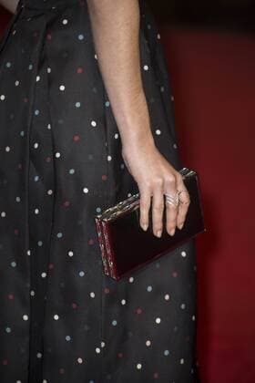 Allied UK film premiere London, UK. Lizzy Caplan at the Allied UK film premiere, Odeon Leicester Square cinema, Leicester Square, London, England, UK, on Monday 21 November 2016. LMK368-61302-221116 