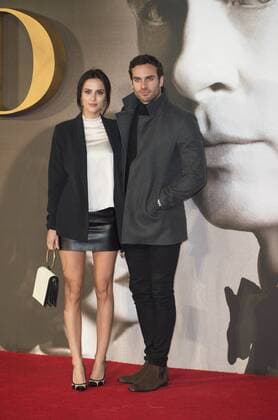 Allied UK film premiere London, UK. Lucy Watson and James Dunmore at the Allied UK film premiere, Odeon Leicester Square cinema, Leicester Square, London, England, UK, on Monday 21 November 2016. LMK368-61302-221116 