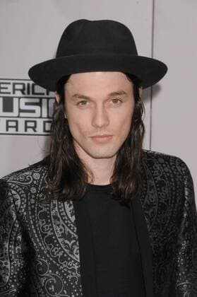 November 20, 2016 - Los Angeles, California, United States - November 20th 2016 - Los Angeles California USA - JAMES BAY at the 2016 American Music Awards held at the Microsoft Theater, Los Angeles CA Los Angeles United States - ZUMAf05_ 20161120_zaf_f05_123