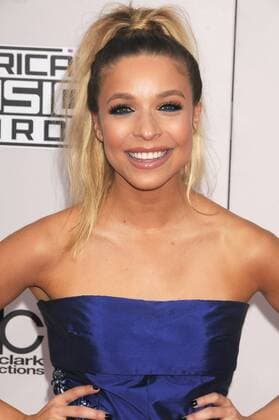 November 20, 2016 - Los Angeles, California, United States - November 20th 2016 - Los Angeles California USA - Actress KIRA KAZANTSEN at the 2016 American Music Awards held at the Microsoft Theater, Los Angeles CA Los Angeles United States - ZUMAf05_ 20161120_zaf_f05_133
