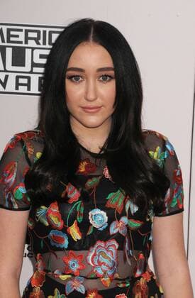 November 20, 2016 - Los Angeles, California, United States - November 20th 2016 - Los Angeles California USA - NOAH CYRUS at the 2016 American Music Awards held at the Microsoft Theater, Los Angeles CA Los Angeles United States - ZUMAf05_ 20161120_zaf_f05_137