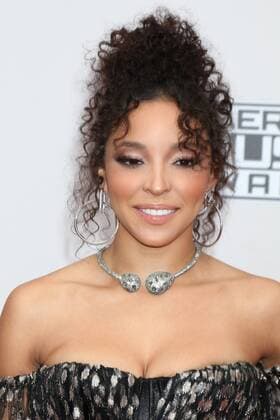 LOS ANGELES - NOV 20: Tinashe Kachingwe at the 2016 American Music Awards at Microsoft Theater on November 20, 2016 in Los Angeles, CA  Copyright: xKathyxHutchinsx xIPAx