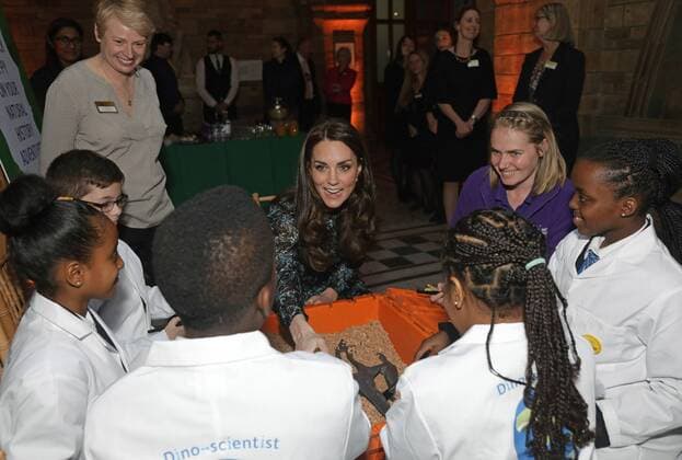 . 22 11 2016. London, United Kingdom. The Duchess of Cambridge with pupils from Oakington Manor Primary School in Wembley, North London as she attends a children s tea party at the Natural History Museum in London to celebrate Dippy the Diplodocus s time in Hintze Hall.  xROTAx xi-Imagesx IIM-13875-0018