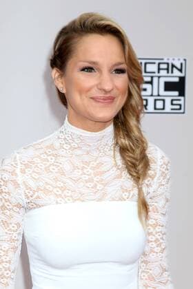 LOS ANGELES - NOV 20: Chelsea Briggs at the 2016 American Music Awards at Microsoft Theater on November 20, 2016 in Los Angeles, CA  Copyright: xKathyxHutchinsx xIPAx