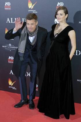 November 22, 2016 - Madrid, Spain - French actress Marion Cotillard (R) and US actor Brad Pitt pose as they arrive for the premiere of the film Allied on November 22, 2016 in Madrid. Madrid Spain  - ZUMAn230 20161122_zaa_n230_251