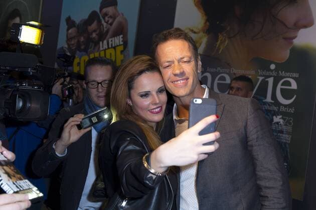 Ambiance selfie CELEBRITES : Filmpremiere Premiere Rocco - Paris - 22 11 2016 StephenCaillet Panoramic 