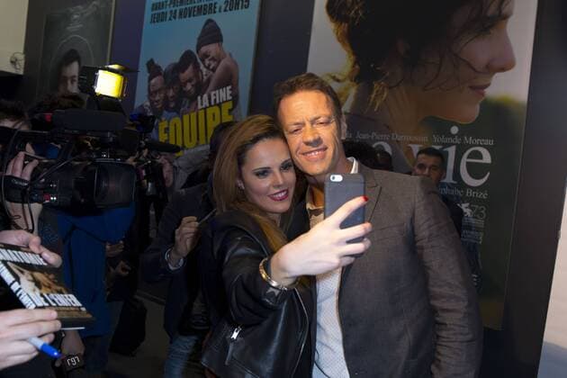 Ambiance selfie CELEBRITES : Filmpremiere Premiere Rocco - Paris - 22 11 2016 StephenCaillet Panoramic 