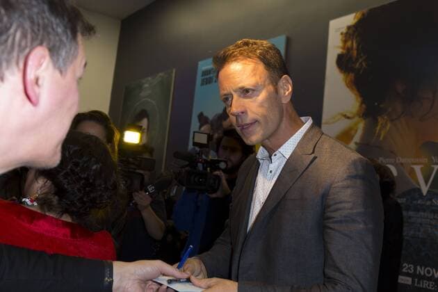 dedicace CELEBRITES : Filmpremiere Premiere Rocco - Paris - 22 11 2016 StephenCaillet Panoramic 