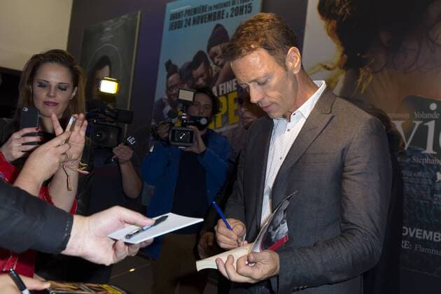 dedicace CELEBRITES : Filmpremiere Premiere Rocco - Paris - 22 11 2016 StephenCaillet Panoramic 