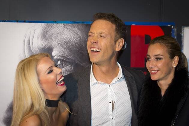 Kelly Stafford - Rocco Siffredi - Rosa Caracciolo CELEBRITES : Filmpremiere Premiere Rocco - Paris - 22 11 2016 StephenCaillet Panoramic 