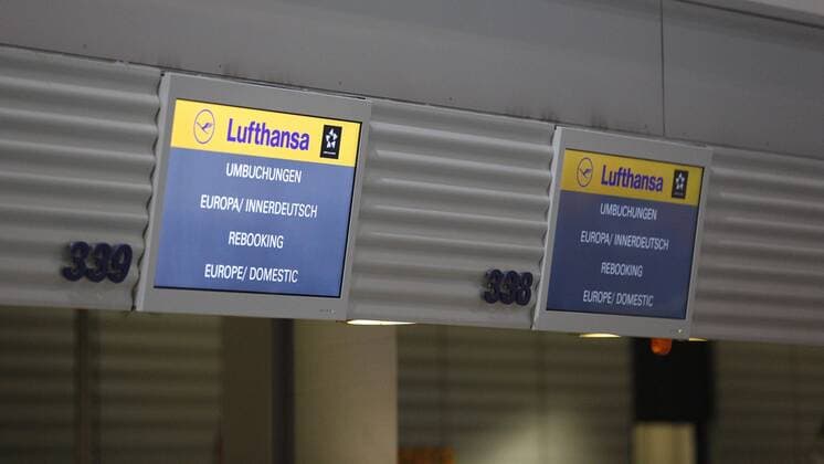 Streik Hessen - Streik 23.11.2016 Lufthansa-Piloten streiken am Frankfurter Flughafen - Umbuchung Europa und Innerdeutsch Arbeit Lufthansa-Piloten streiken
