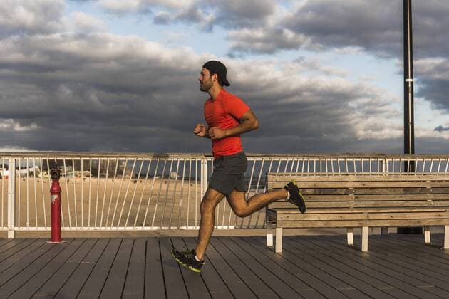 USA, New York City, man running on Coney Island model released Symbolfoto  UUF09179