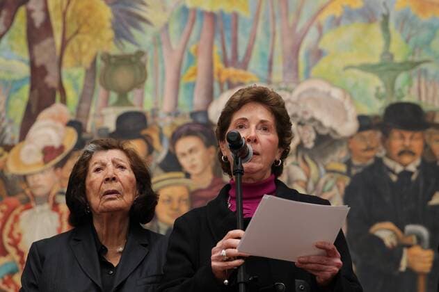 Diego Rivera Gedenkveranstaltung in Mexiko-Stadt Director of the National Institutte of Fine Arts Maria Cristina Cepeda (R) and Guadalupe Rivera, daughter of Mexican muralist Diego Rivera (1886-1957) attend a ceremony to commemorate the 59th anniversary of the painter s death at the Museum Mural Diego Rivera in Mexico City, Mexico, 24 November 2016. 59TH ANNIVERSARY OF DIEGO RIVERA S DEATH IN MEXICO !ACHTUNG: NUR REDAKTIONELLE NUTZUNG!  MEX001 20161124-636156231295851730