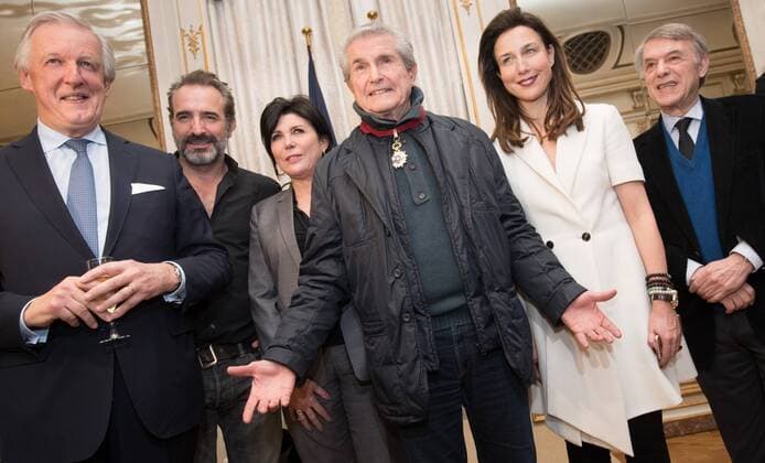 Claude Lelouch erhält Auszeichnung Orden der Krone in Brüssel Minister of Pensions Daniel Bacquelaine, Actor Jean Dujardin, Actress Liane Foly, Director Claude Lelouch, Actress Elsa Zylberstein and singer Salvatore Adamo pictured during a ceremony to award the Commander in the Order of the Crown medal to French film director, writer, cinematographer, actor and producer Claude Lelouch, on Friday 25 November 2016 in Brussels.  BENOITxDOPPAGNE 04983291