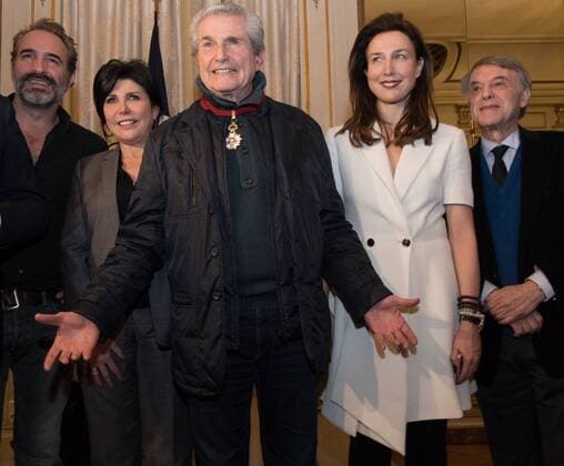 Claude Lelouch erhält Auszeichnung Orden der Krone in Brüssel Actor Jean Dujardin, Actress Liane Foly, Director Claude Lelouch, Actress Elsa Zylberstein and singer Salvatore Adamo pictured during a ceremony to award the Commander in the Order of the Crown medal to French film director, writer, cinematographer, actor and producer Claude Lelouch, on Friday 25 November 2016 in Brussels.  BENOITxDOPPAGNE 04983293