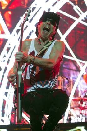 Rudolf SCHENKER, Gitarre, Gesang, SCORPIONS, Hard-Rock- Heavy-Metal-Band, bei ihrem Konzert in der Lanxess Arena, Koelnarena, 19.11.2016 in Koeln Deutschland.
