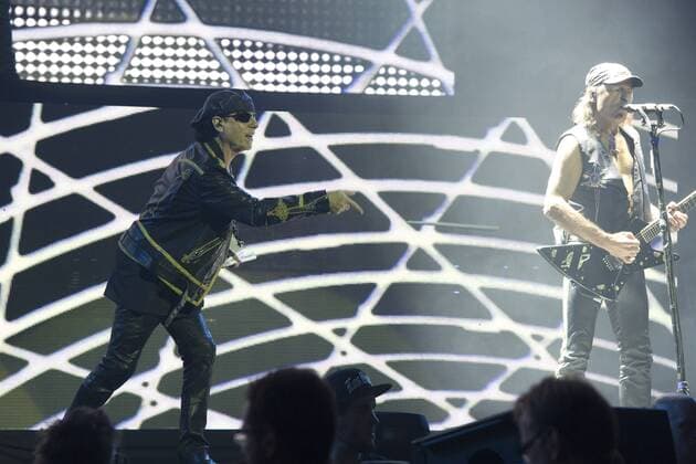 Klaus MEINE, Gesang, Gitarre, SCORPIONS, Hard-Rock- Heavy-Metal-Band, bei ihrem Konzert in der Lanxess Arena, Koelnarena, 19.11.2016 in Koeln Deutschland.