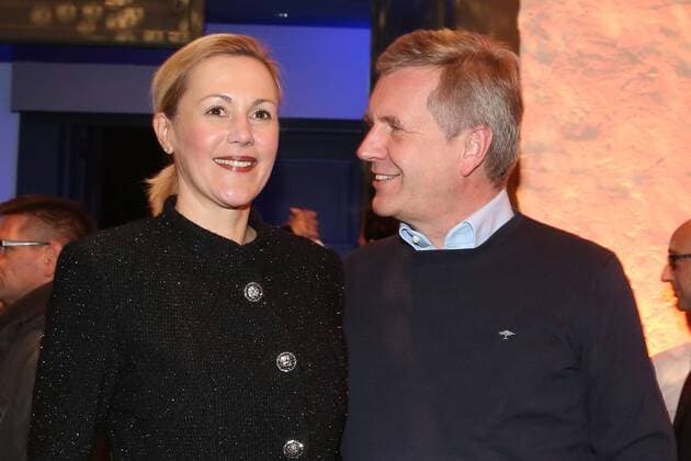 Hannover, VIP-Premiere, GOP, Wintervariete Orangerie Herrenhäuser Gärten, Die Show âÄžWETâÄœ, EX Bundespräsident Christian Wulff mit seiner Ehefrau Bettina,