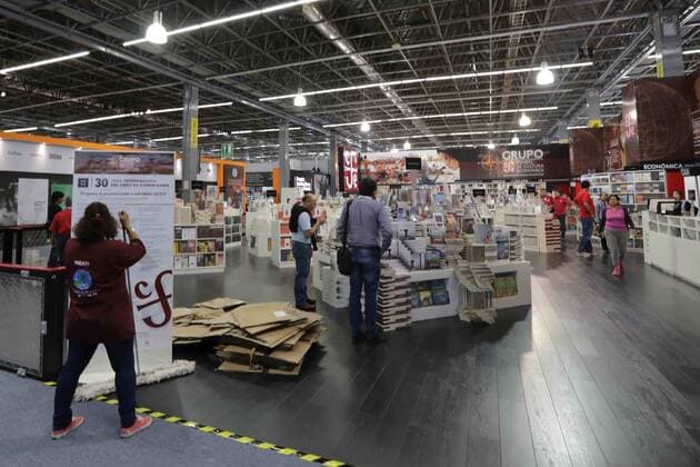 Buchmesse in Guadalajara, Mexiko November 25, 2016 - Mexico - EUM20161125CUL10.JPG.GUADALAJARA, JAL., Books Libros-Feria del Libro FIL.- Se afinan los ultimos detalles para la inauguracion de la 30 edicion de la Feria Internacional del Libro de Guadalajara (FIL) el viernes 25 de noviembre de 2016 en la Expo Guadalajara. El evento inicia este sabado.  - ZUMAu78_ 20161125_zaf_u78_118