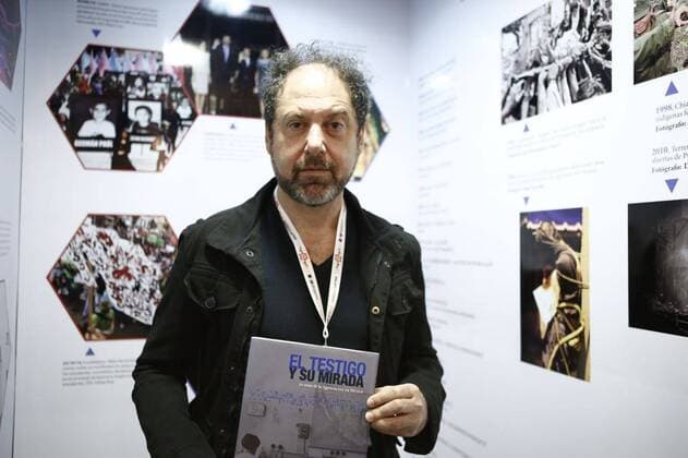 Argentinean musician Alejandro Marcovich poses during his visit to the pavillion of Spanish news agency Efe during the Guadalajara International Book Fair, in Guadalajara, Mexico, 26 November 2016. Guadalajara International Book Fair !ACHTUNG: NUR REDAKTIONELLE NUTZUNG!  MEX42 20161127-636158272181644590