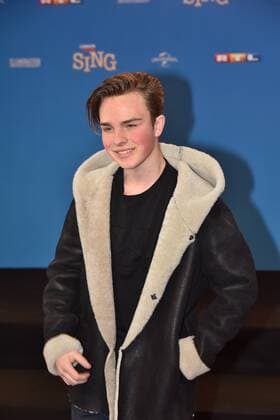 Youtuber Mike Singer posiert am 27.11.2016 in Köln bei der Premiere des Kino Film sing .