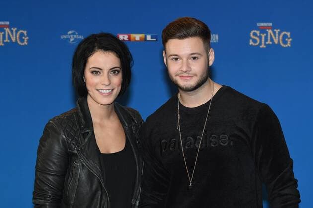 Sängerin Stefanie Kloss (Silbermond) und YouTuber Nicolas Lazaridis (Inscope21) posiert am 27.11.2016 in Köln bei der Premiere des Kino Film sing .