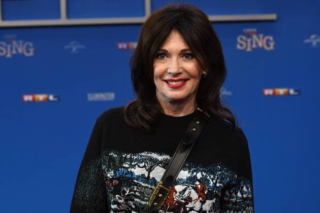 Die Schauspielerin Iris Berben posiert am 27.11.2016 in Köln bei der Premiere des Kino Film sing .