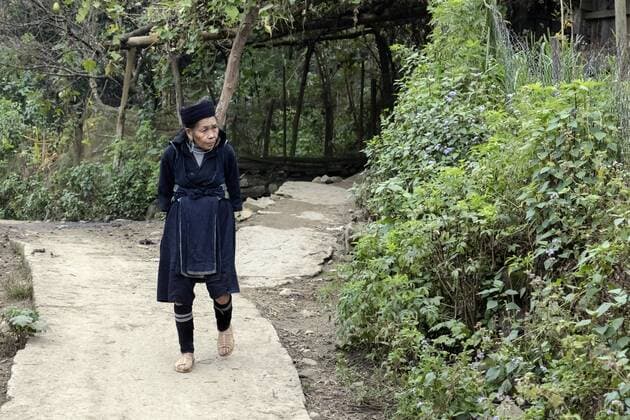 IMAGO Cultures of the world, Schwarze Hmong in Nordvietnam Black Hmong woman in Xin Chai village, Lao Chai, Sapa, Vietnam, Asia