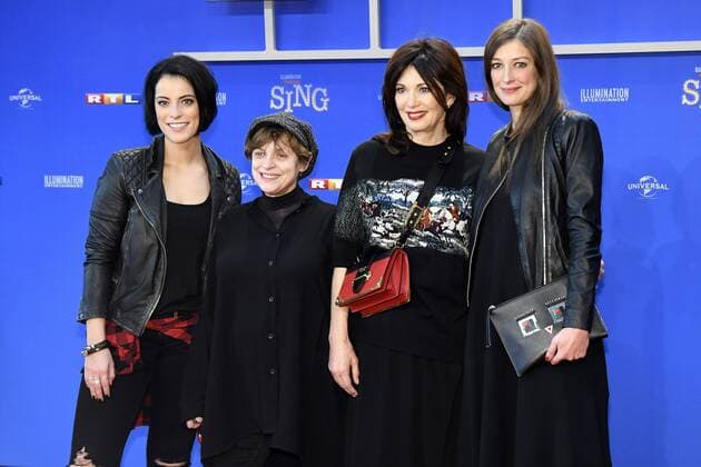 Stefanie Kloss, Katharina Thalbach, Iris Berben und Alexandra Maria Lara bei der Premiere des Kinofilms Sing im Cincedom. Köln, 27.11.2016 Foto:xJ.xKrickx xFuturexImage
