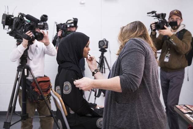 November 26, 2016 - Burnsville, MN, USA - Halima Aden has her makeup done by makeup artist Brenda Torre for the Miss Minnesota USA pageantas the media films her on Nov. 26, 2016 in Burnsville, Minn. Burnsville USA - ZUMAm67_ 20161126_zaf_m67_114