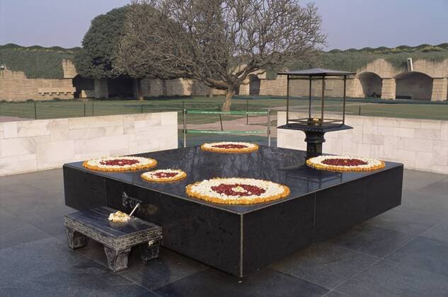 IMAGO ICONS: Mahatma Gandhi Mahatma Gandhi Memorial, Raj Ghat, Delhi, India, Asia Copyright: JohnxHenryxClaudexWilson 17-4588