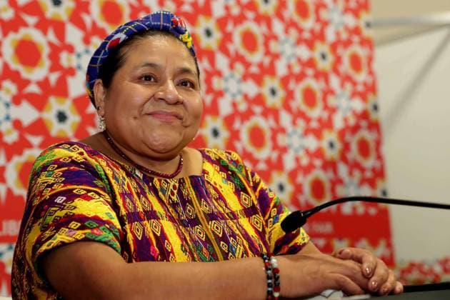 November 28, 2016 - Mexico - EUM20161128CUL01.JPG.GUADALAJARA, Jal., Books Libros-FIL Rigoberta Menchu.- La lider indigena guatemalteca y premio Nobel de la Paz, Rigoberta Menchu, durante una conferencia de prensa para dar detalles del evento Una cruzada por la paz, el lunes 28 de noviembre de 2016 en el marco de la FIL de Guadalajara.  - ZUMAu78_ 20161128_zaf_u78_018