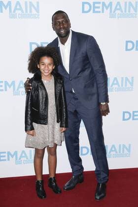 Omar Sy und Gloria Colston - Vor Filmpremiere Premiere - Demain tout commence Plötzlich Papa - Grand Rex Paris - 28 11 2016 GwendolineLeGoff Panoramic 