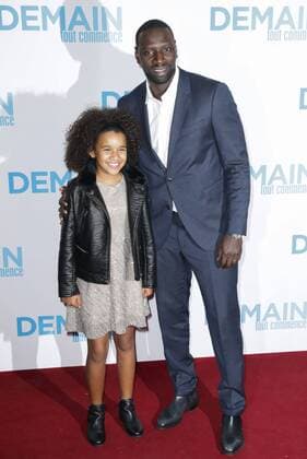 Omar Sy und Gloria Colston - Vor Filmpremiere Premiere - Demain tout commence Plötzlich Papa - Grand Rex Paris - 28 11 2016 GwendolineLeGoff Panoramic 