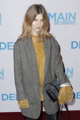 Clemence Poesy - Vor Filmpremiere Premiere - Demain tout commence Plötzlich Papa - Grand Rex Paris - 28 11 2016 GwendolineLeGoff Panoramic 