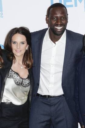 Omar Sy und Helene seine Frau - Vor Filmpremiere Premiere - Demain tout commence Plötzlich Papa - Grand Rex Paris - 28 11 2016 GwendolineLeGoff Panoramic 