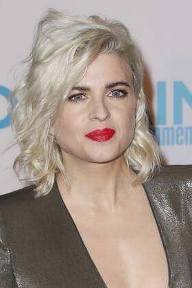 Cecile Cassel - Vor Filmpremiere Premiere - Demain tout commence Plötzlich Papa - Grand Rex Paris - 28 11 2016 GwendolineLeGoff Panoramic 