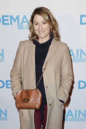 Daniela Lumbroso - Vor Filmpremiere Premiere - Demain tout commence Plötzlich Papa - Grand Rex Paris - 28 11 2016 GwendolineLeGoff Panoramic 